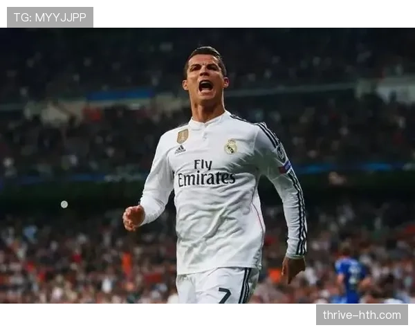 保利尼奥多面手能力引热议，现代足球全能型中场备受追捧