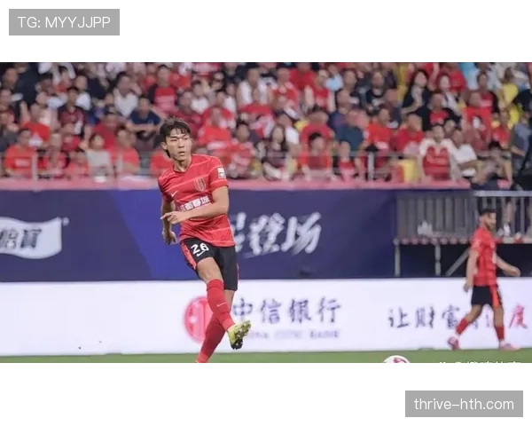 中超新赛季自由球员市场涌现潜力新星，各队加速引援备战升级